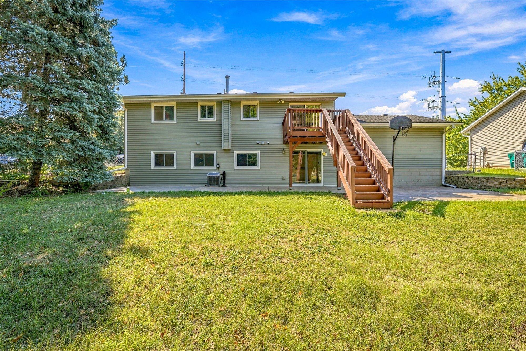 View of Residential at 1721 Deerwood Drive, Eagan MN 55122, Eagan (43 of 47) - Mike Wilen | Minnesota Team Real Estate