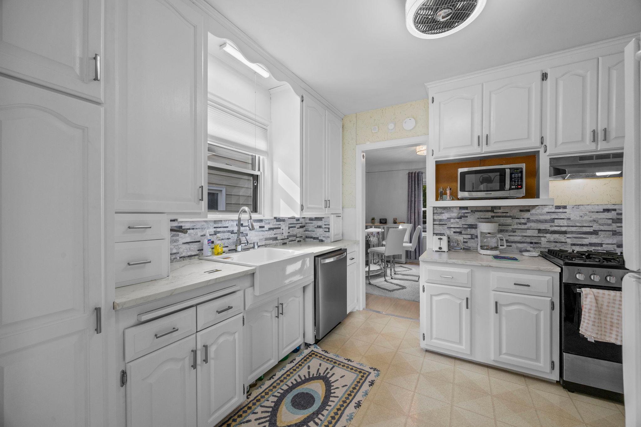 View of Residential at 966 Eleanor Avenue, Saint Paul MN 55102, Saint Paul (17 of 70) - Mike Wilen | Minnesota Team Real Estate