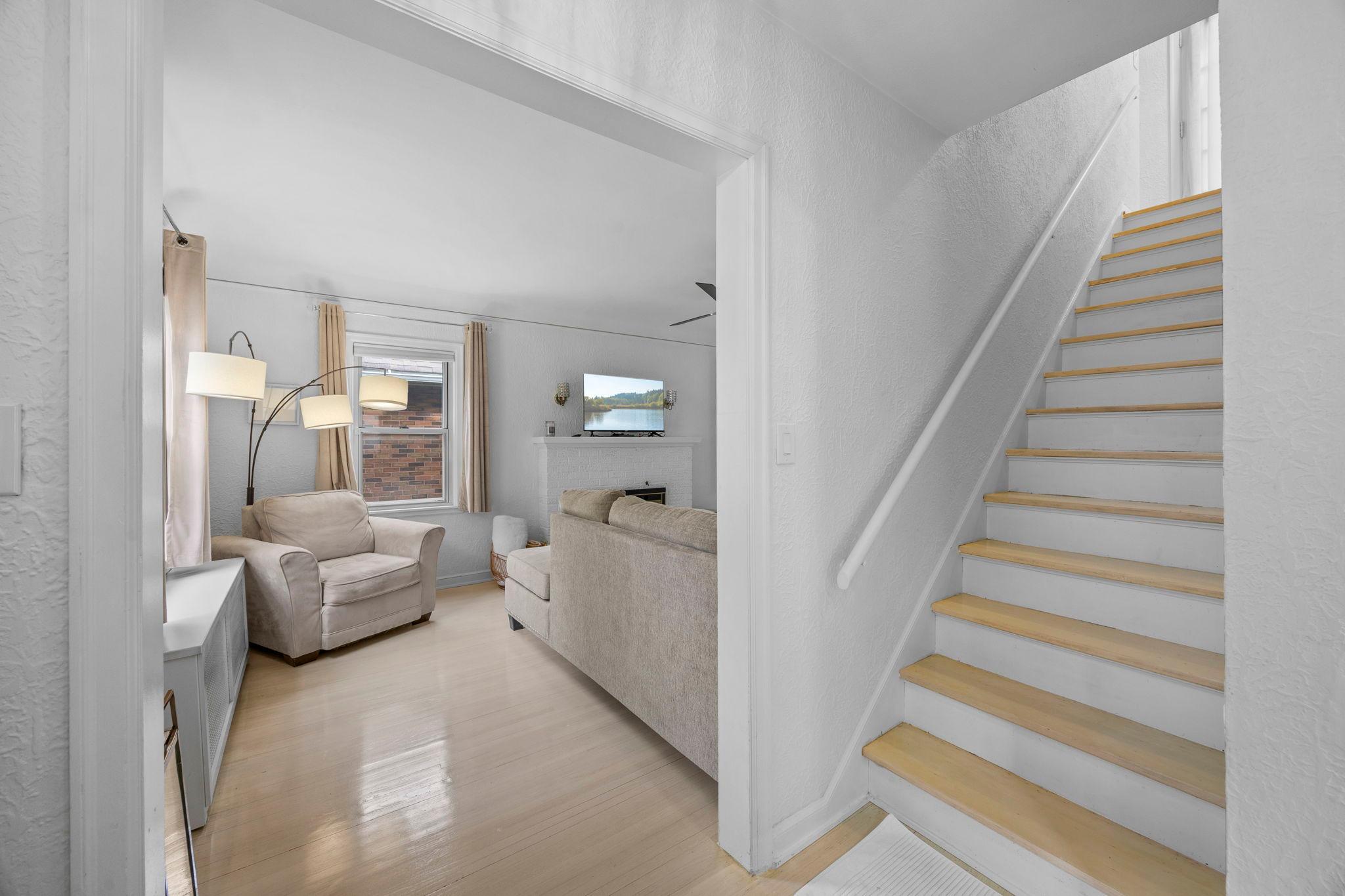 View of Residential at 966 Eleanor Avenue, Saint Paul MN 55102, Saint Paul (5 of 70) - Mike Wilen | Minnesota Team Real Estate