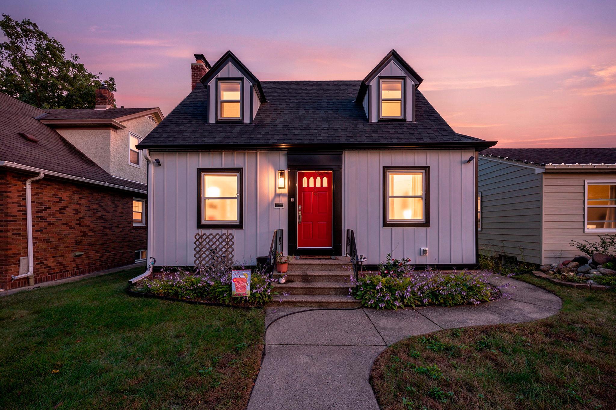 View of Single Family at 966 Eleanor Avenue, Saint Paul - Mike Wilen | Minnesota Team Real Estate