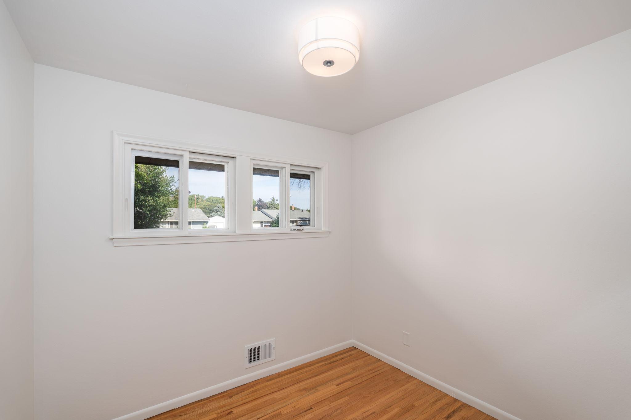 View of Residential at 1253 Saint Paul Avenue, Saint Paul MN 55116, Saint Paul (13 of 21) - Mike Wilen | Minnesota Team Real Estate