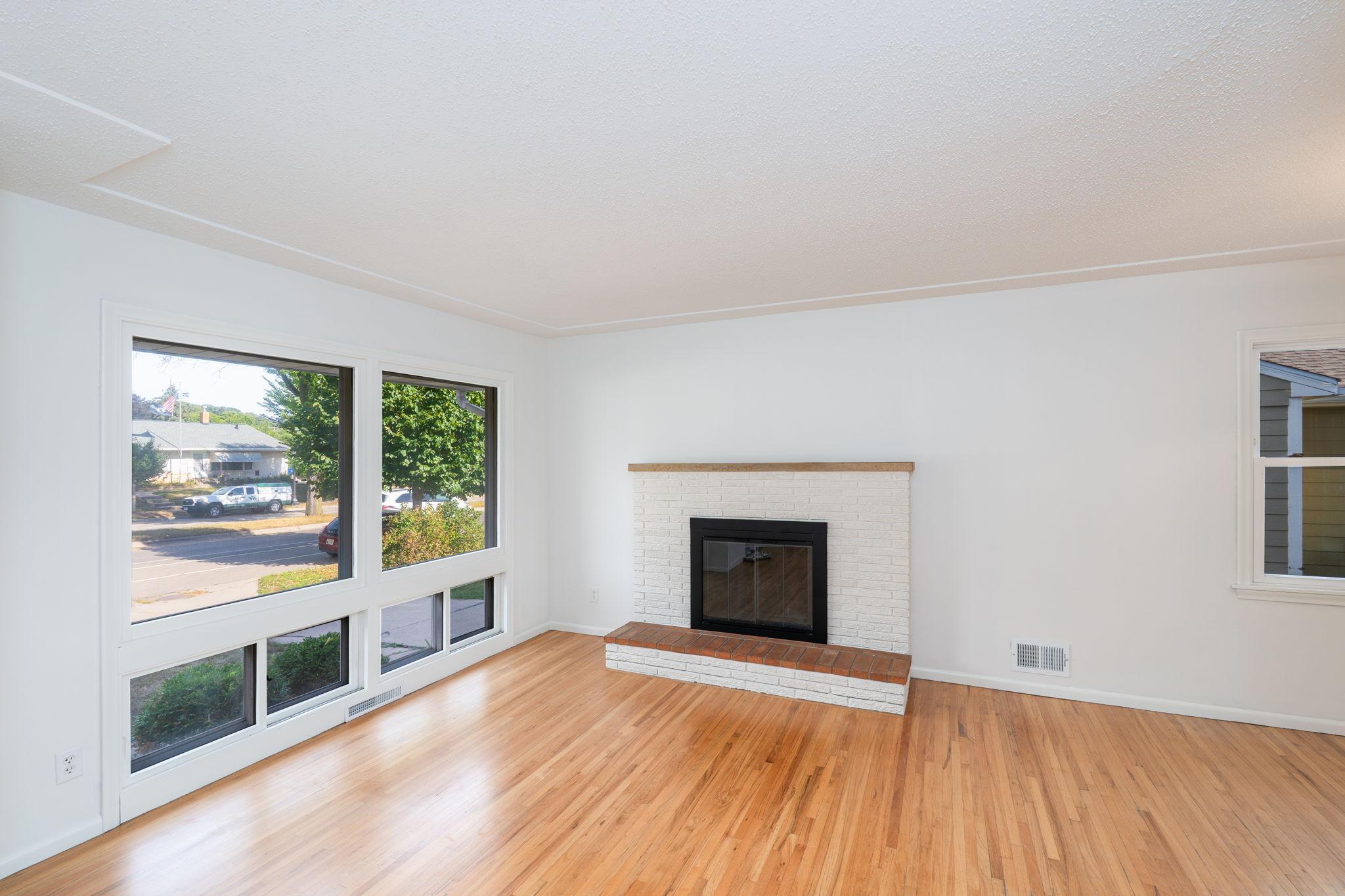 View of Residential at 1253 Saint Paul Avenue, Saint Paul MN 55116, Saint Paul (6 of 21) - Mike Wilen | Minnesota Team Real Estate