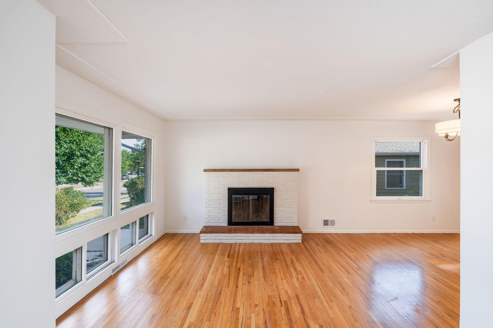 View of Residential at 1253 Saint Paul Avenue, Saint Paul MN 55116, Saint Paul (5 of 21) - Mike Wilen | Minnesota Team Real Estate