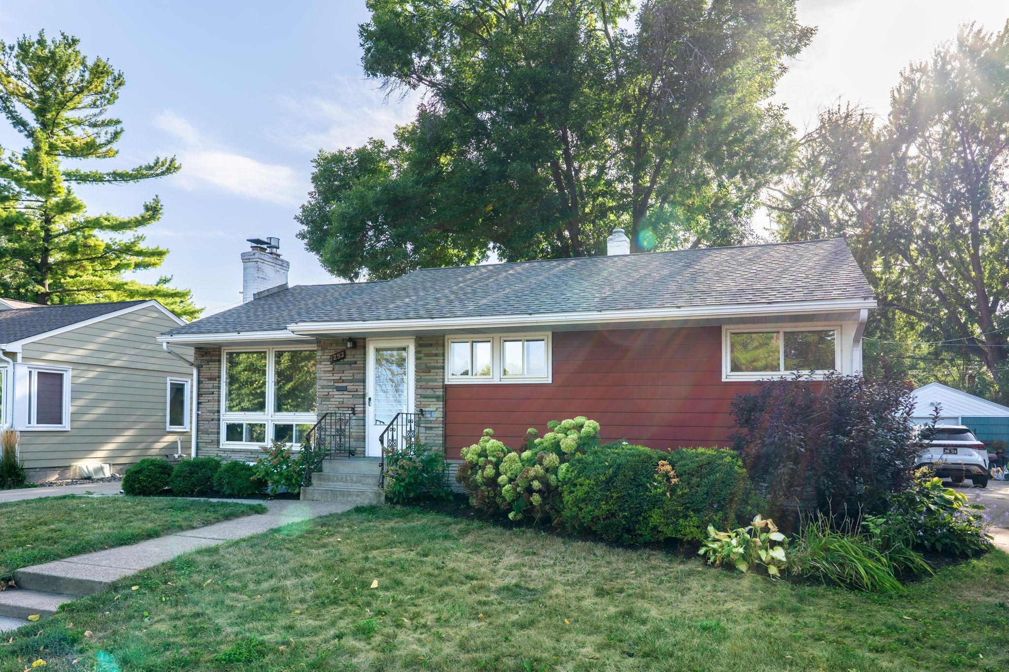 View of Residential at 1253 Saint Paul Avenue, Saint Paul MN 55116, Saint Paul (2 of 21) - Mike Wilen | Minnesota Team Real Estate