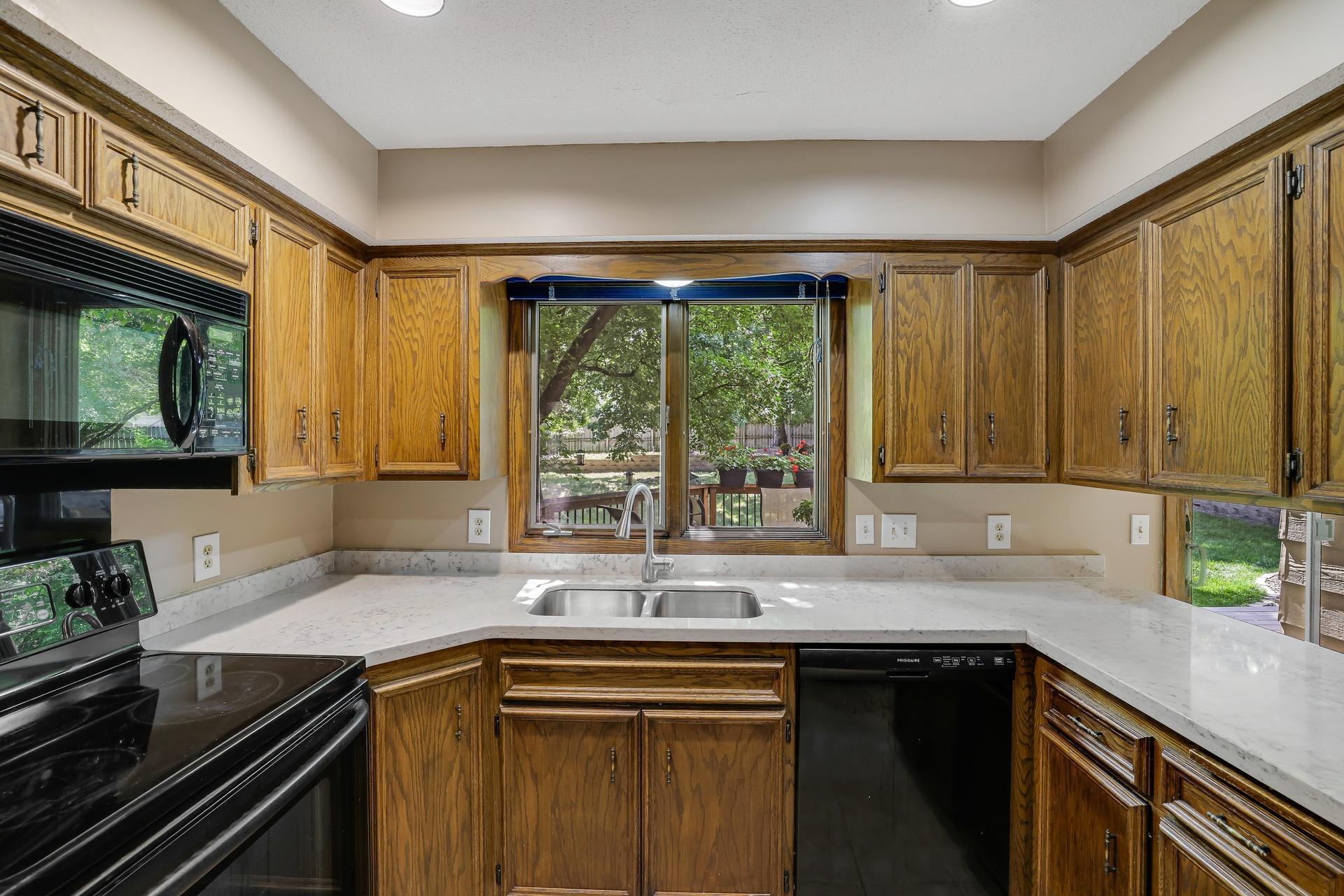 View of Residential at 8359 Amsden Ridge Drive, Bloomington MN 55438, Bloomington (17 of 47) - Mike Wilen | Minnesota Team Real Estate