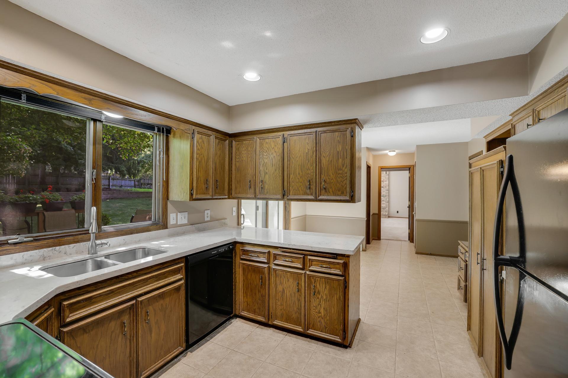 View of Residential at 8359 Amsden Ridge Drive, Bloomington MN 55438, Bloomington (18 of 47) - Mike Wilen | Minnesota Team Real Estate