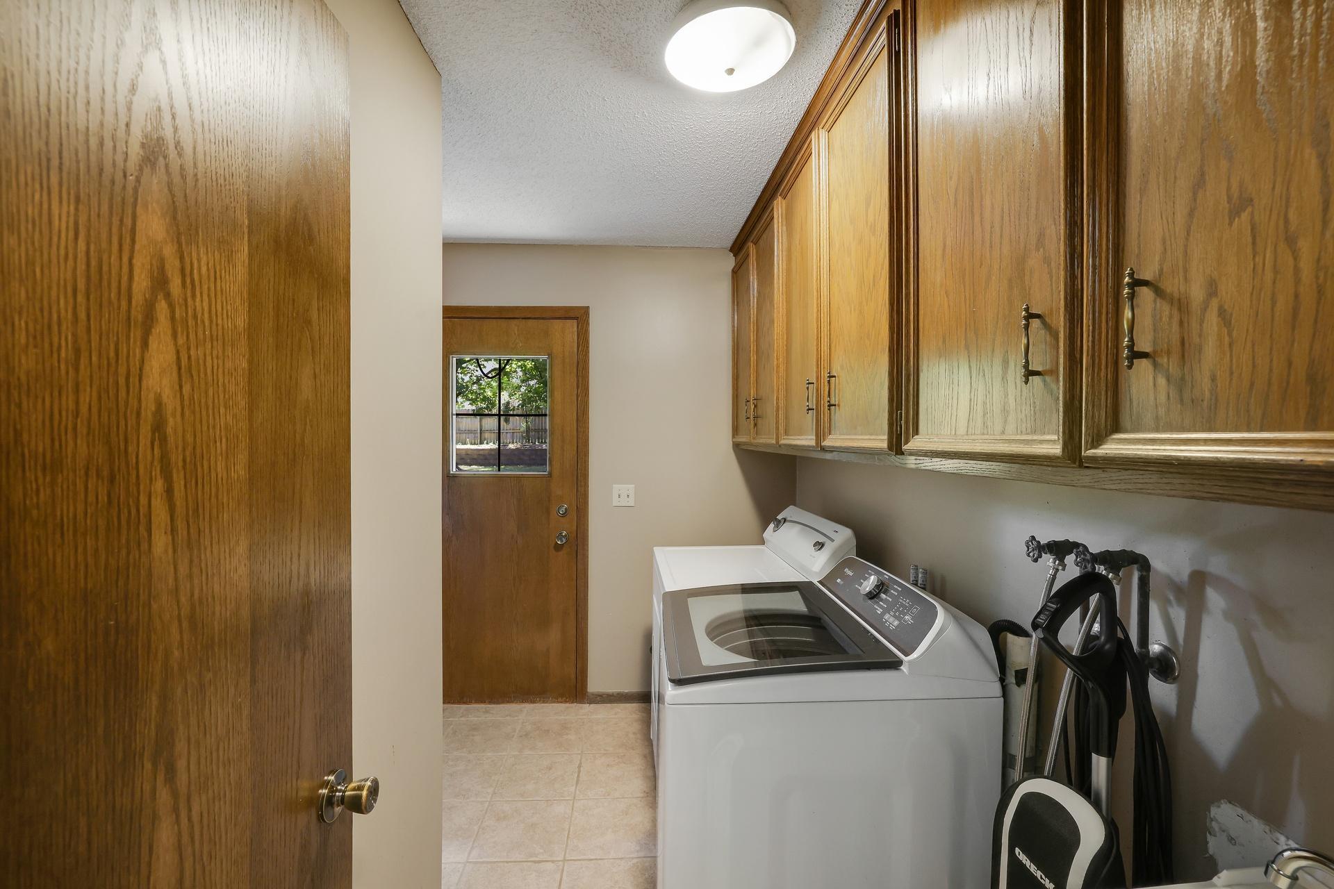 View of Residential at 8359 Amsden Ridge Drive, Bloomington MN 55438, Bloomington (20 of 47) - Mike Wilen | Minnesota Team Real Estate