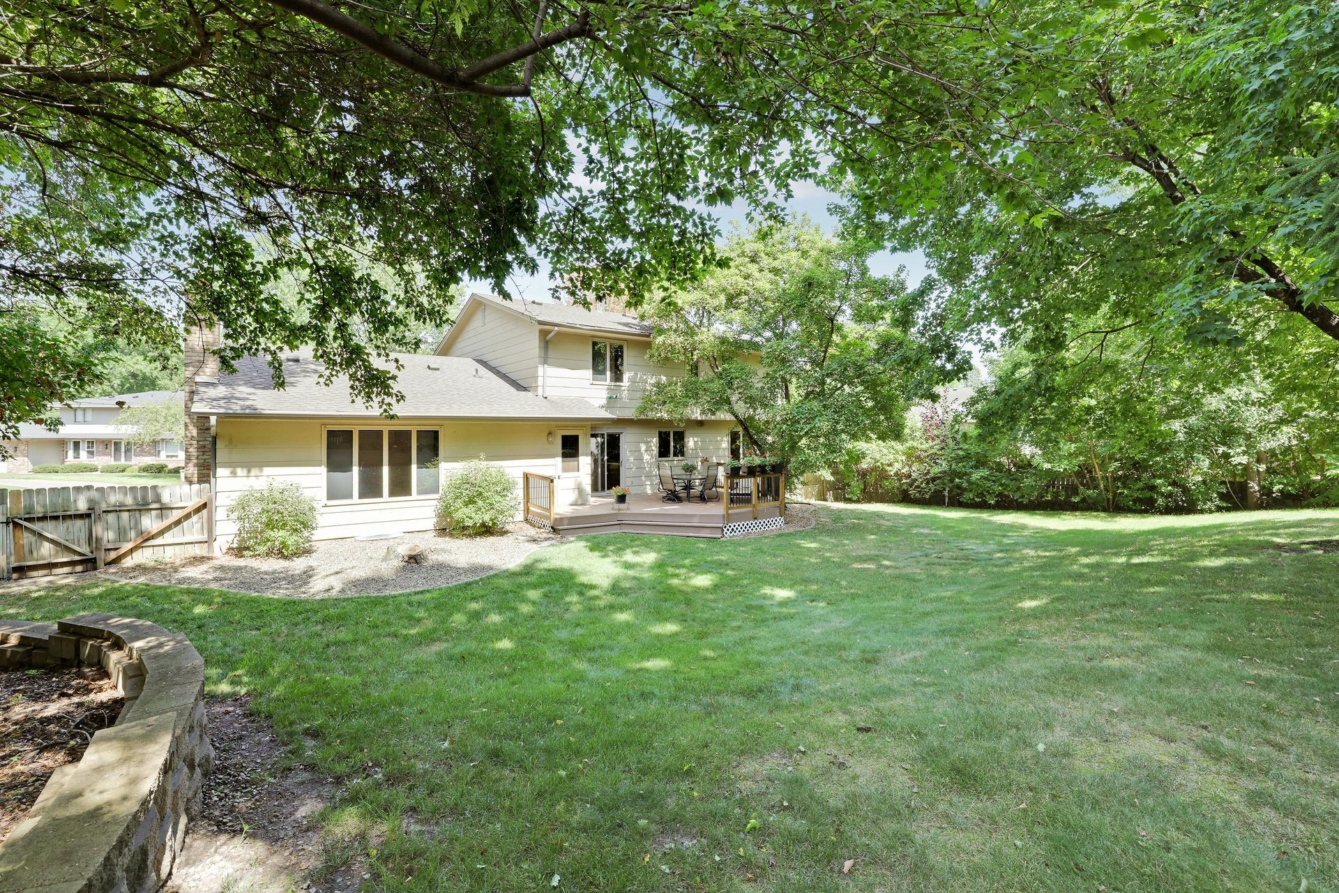 View of Residential at 8359 Amsden Ridge Drive, Bloomington MN 55438, Bloomington (31 of 47) - Mike Wilen | Minnesota Team Real Estate