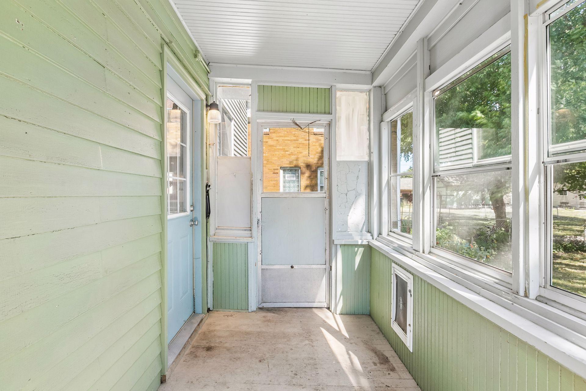 View of Residential at 524 Harrison Avenue, Saint Paul MN 55102, Saint Paul (11 of 25) - Mike Wilen | Minnesota Team Real Estate