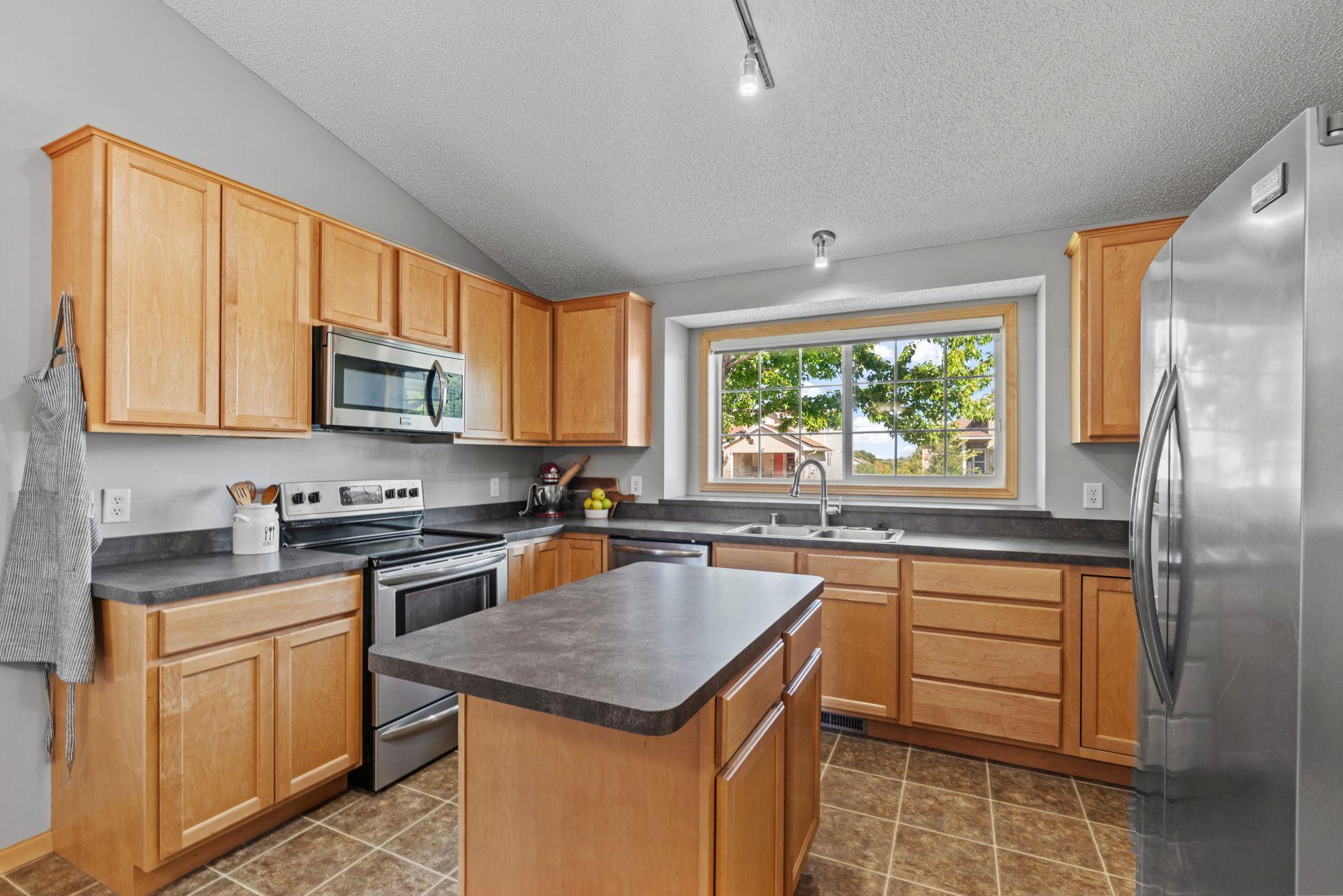 View of Residential at 21233 Independence Avenue, Lakeville MN 55044, Lakeville (3 of 26) - Mike Wilen | Minnesota Team Real Estate