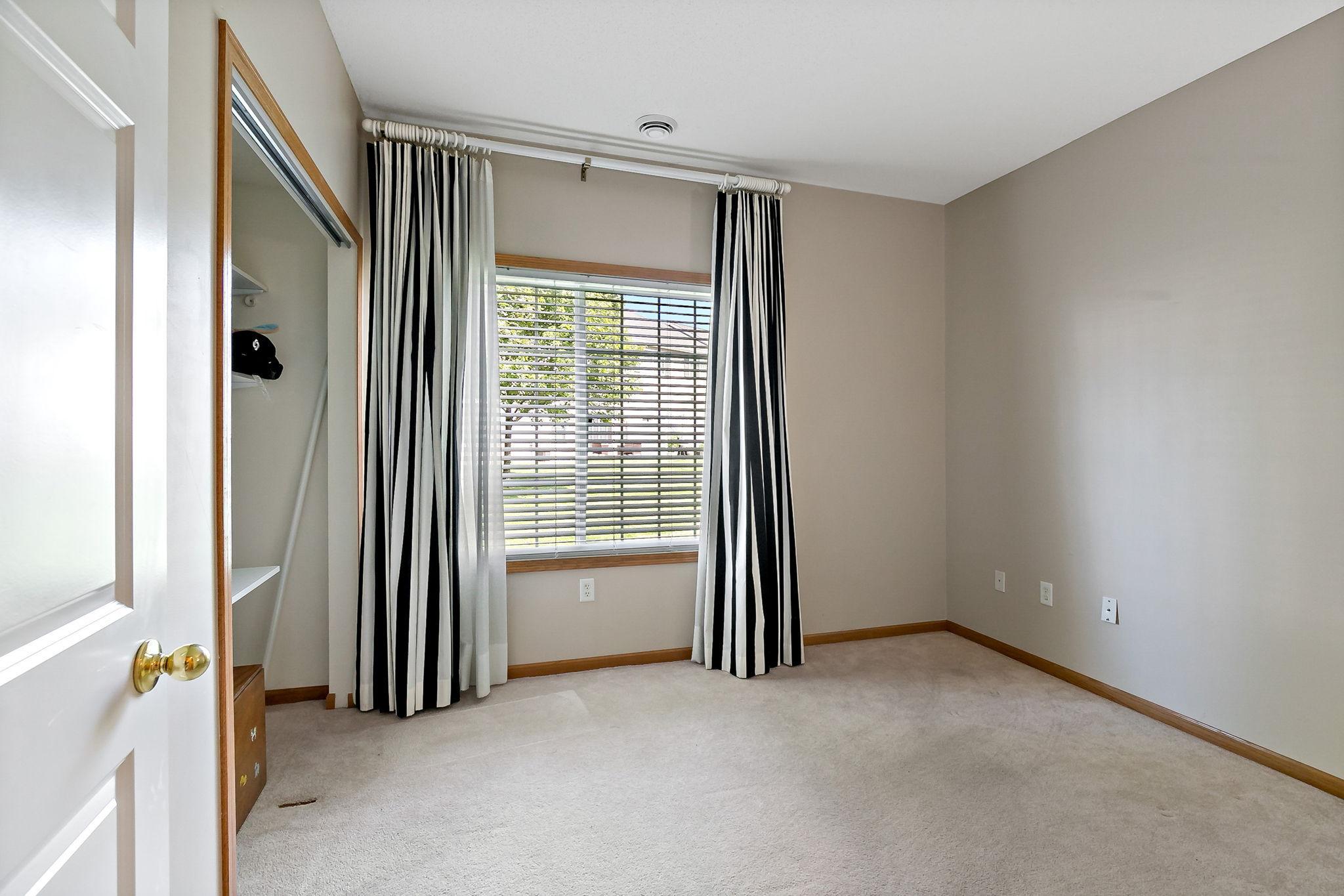 View of Residential at 8012 Stratford Circle, Shakopee MN 55379, Shakopee (14 of 33) - Mike Wilen | Minnesota Team Real Estate