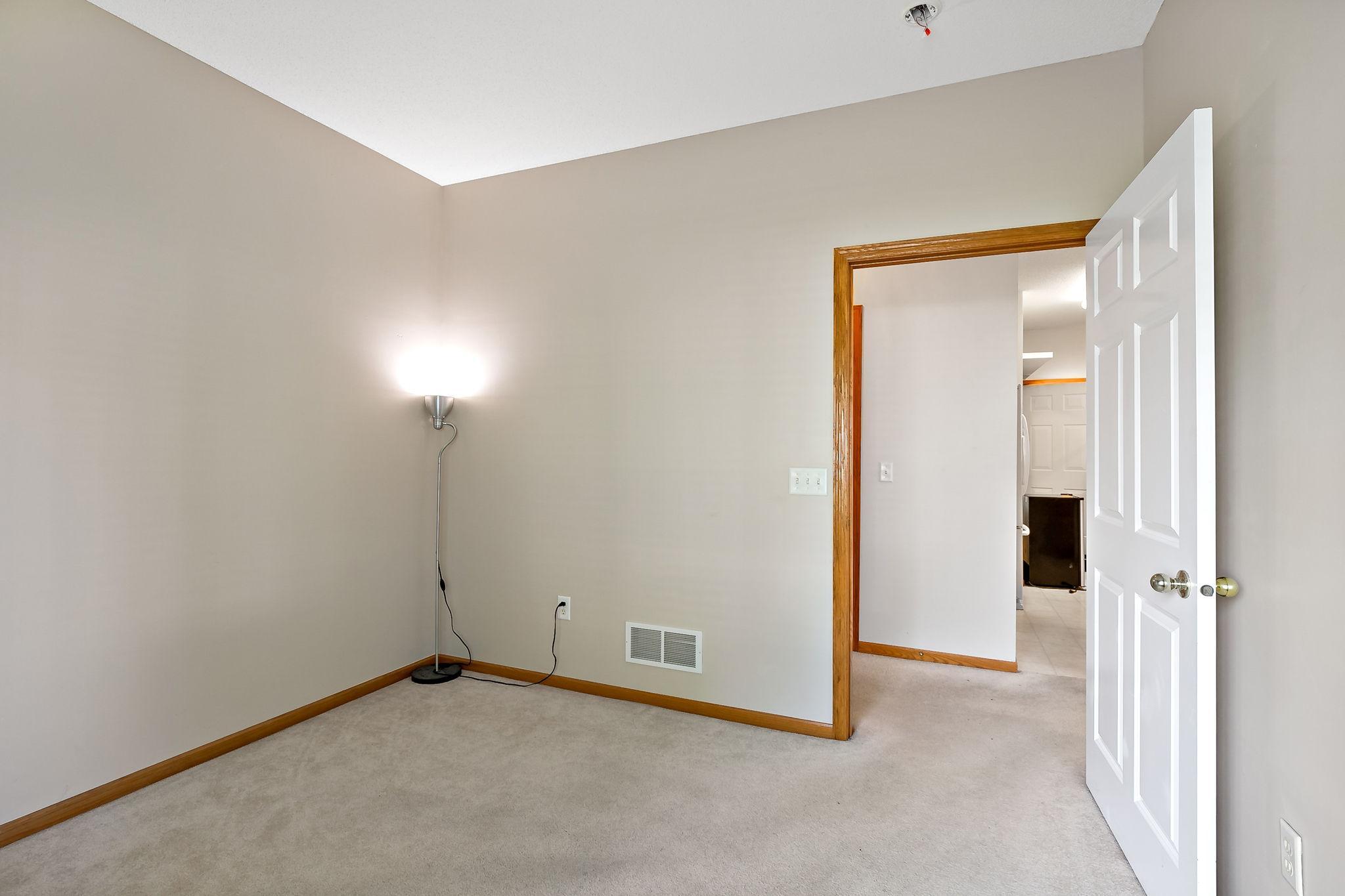 View of Residential at 8012 Stratford Circle, Shakopee MN 55379, Shakopee (15 of 33) - Mike Wilen | Minnesota Team Real Estate