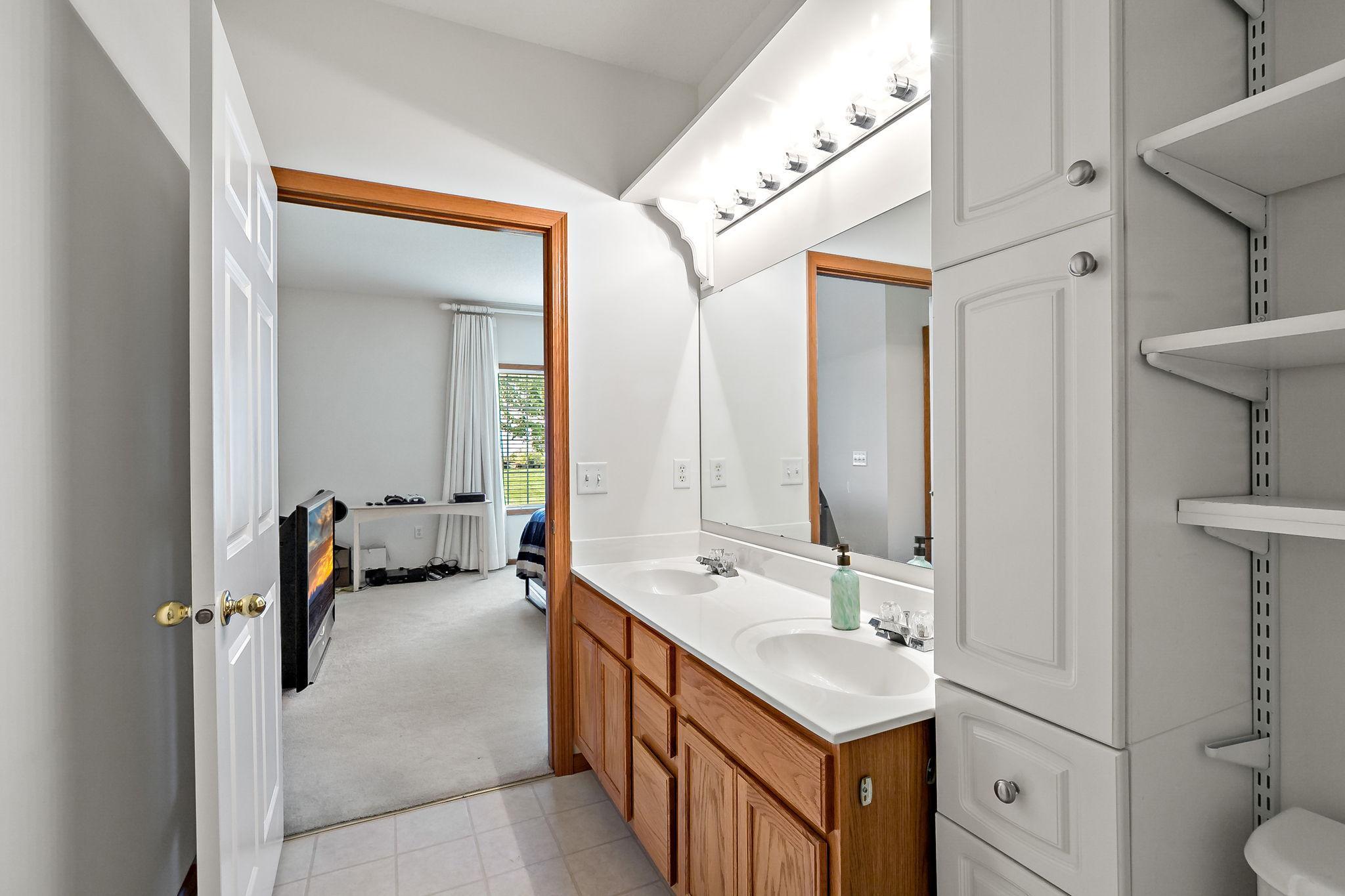View of Residential at 8012 Stratford Circle, Shakopee MN 55379, Shakopee (23 of 33) - Mike Wilen | Minnesota Team Real Estate