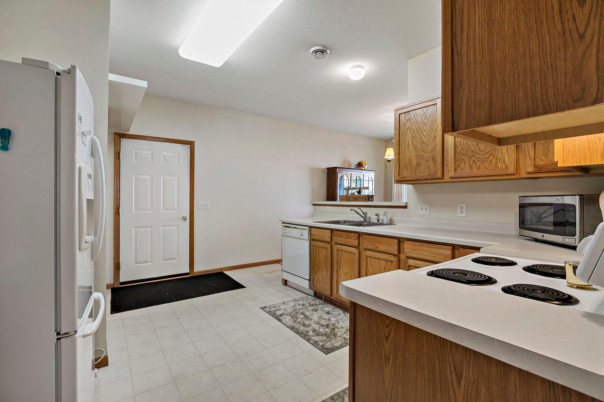 View of Residential at 8012 Stratford Circle, Shakopee MN 55379, Shakopee (27 of 33) - Mike Wilen | Minnesota Team Real Estate
