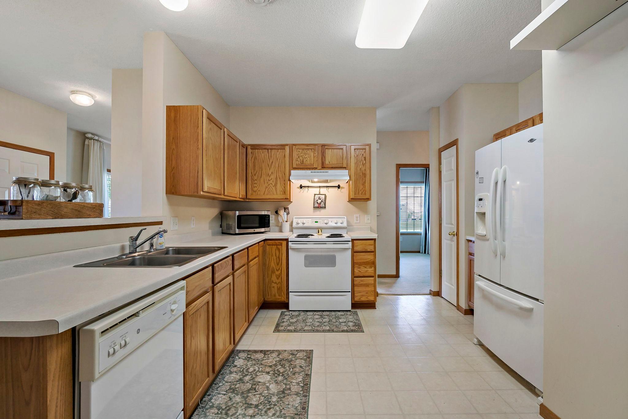 View of Residential at 8012 Stratford Circle, Shakopee MN 55379, Shakopee (30 of 33) - Mike Wilen | Minnesota Team Real Estate