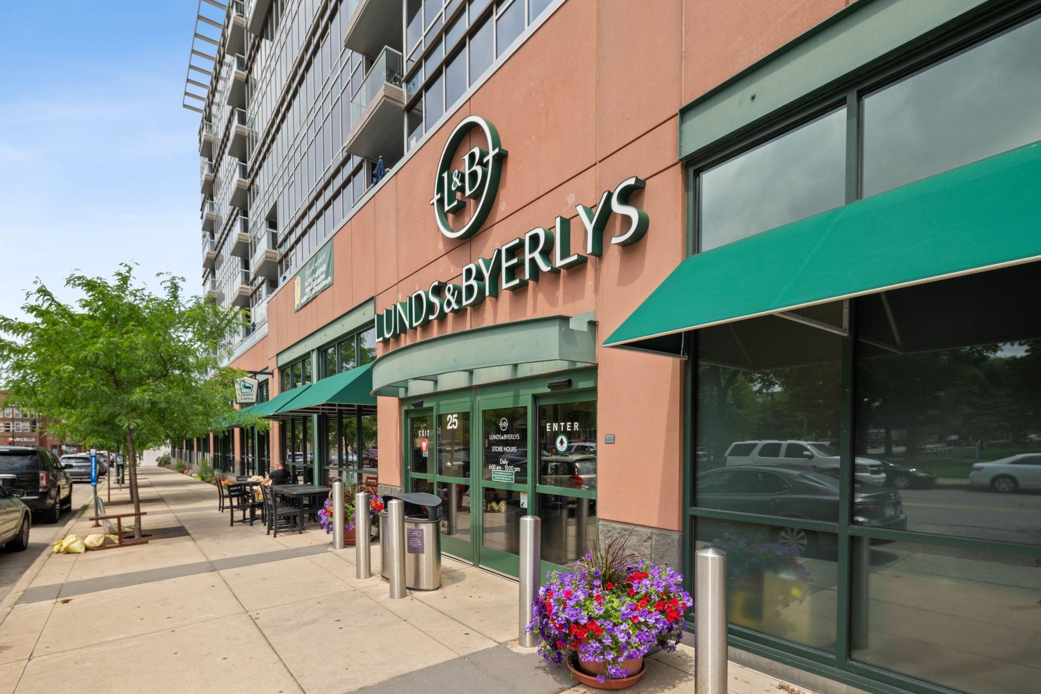 View of Residential at 45 University Avenue #410, Minneapolis MN 55414, Minneapolis (47 of 55) - Mike Wilen | Minnesota Team Real Estate