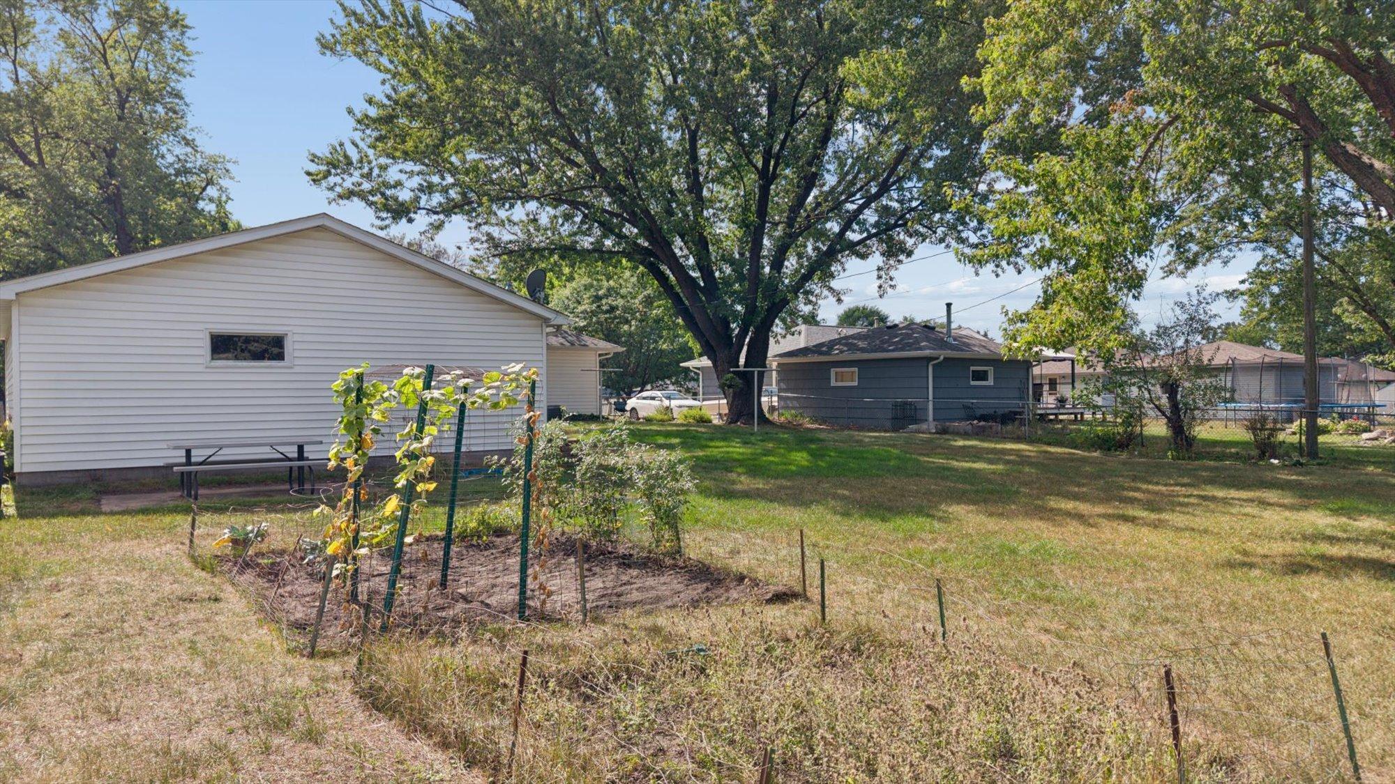 View of Residential at 965 109th Avenue, Coon Rapids MN 55448, Coon Rapids (6 of 43) - Mike Wilen | Minnesota Team Real Estate