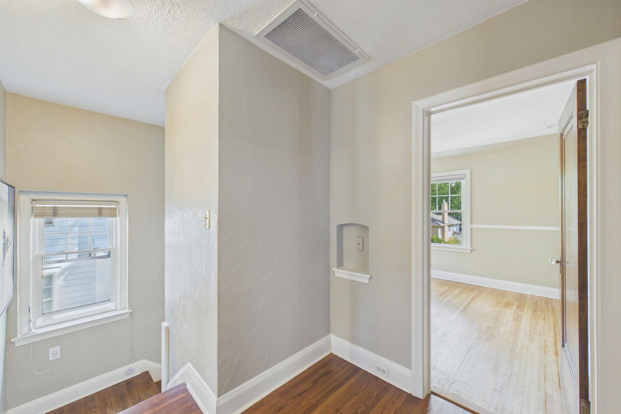 View of Residential at 3944 Xerxes Avenue, Minneapolis MN 55410, Minneapolis (25 of 63) - Mike Wilen | Minnesota Team Real Estate