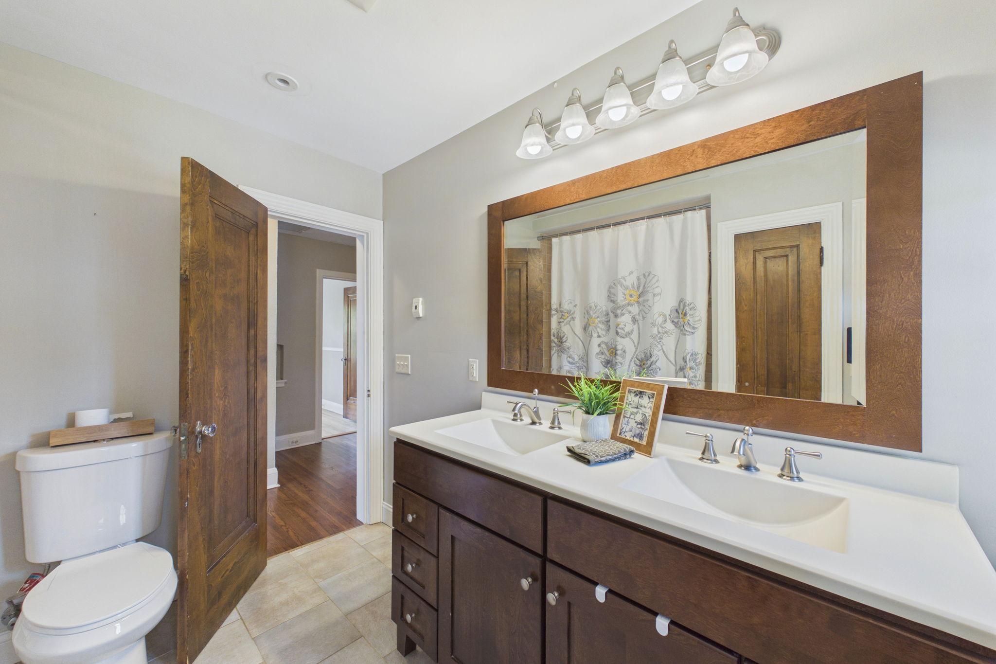 View of Residential at 3944 Xerxes Avenue, Minneapolis MN 55410, Minneapolis (36 of 63) - Mike Wilen | Minnesota Team Real Estate