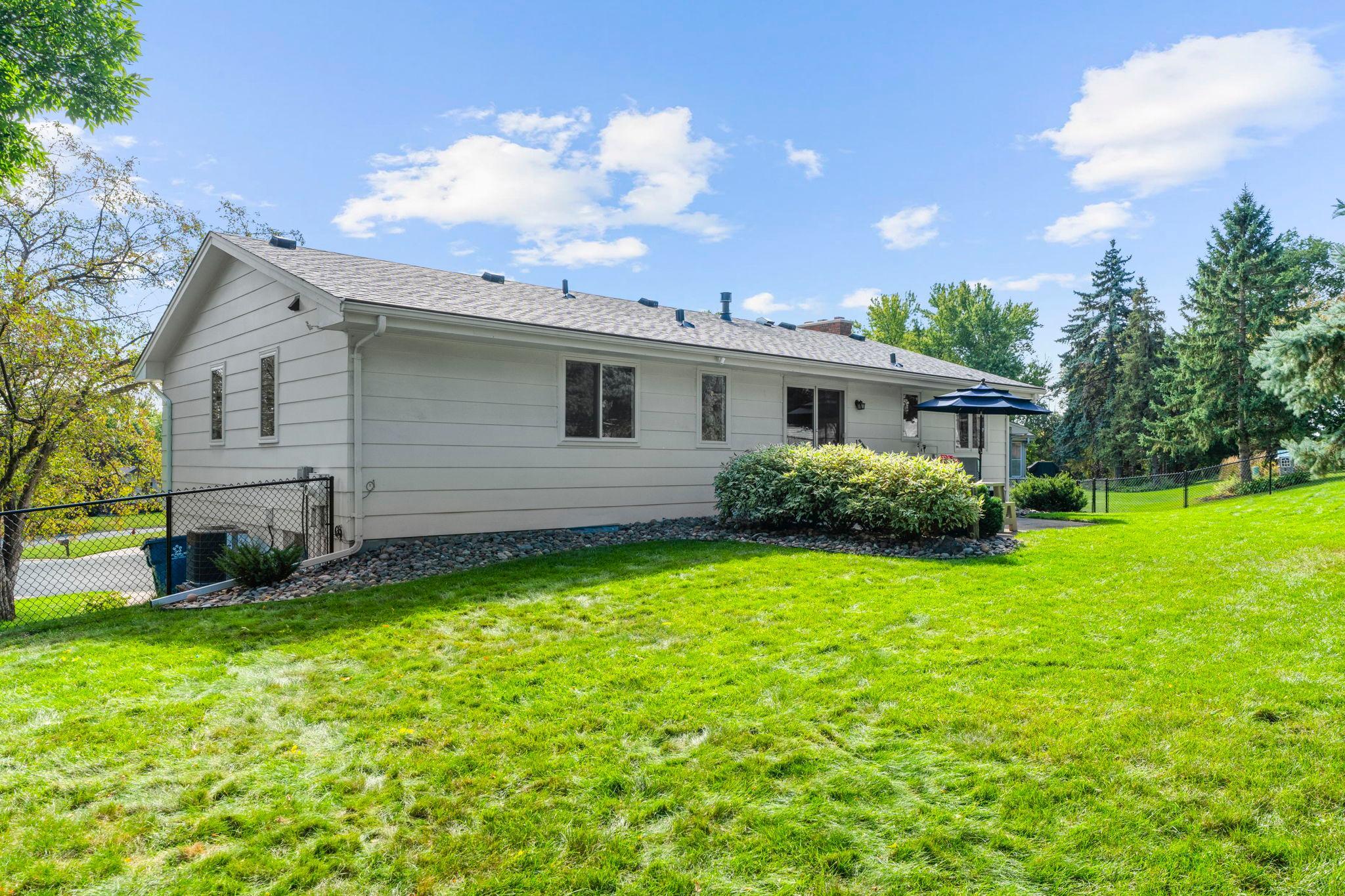 View of Residential at 10024 Johnson Circle, Bloomington MN 55437, Bloomington (33 of 39) - Mike Wilen | Minnesota Team Real Estate
