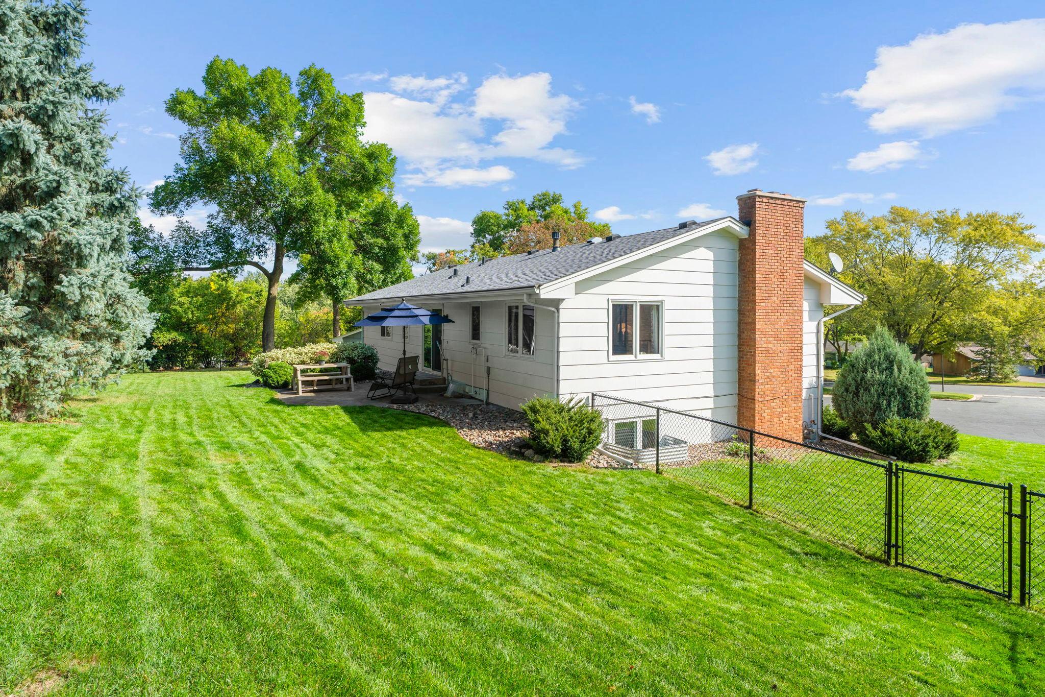 View of Residential at 10024 Johnson Circle, Bloomington MN 55437, Bloomington (32 of 39) - Mike Wilen | Minnesota Team Real Estate