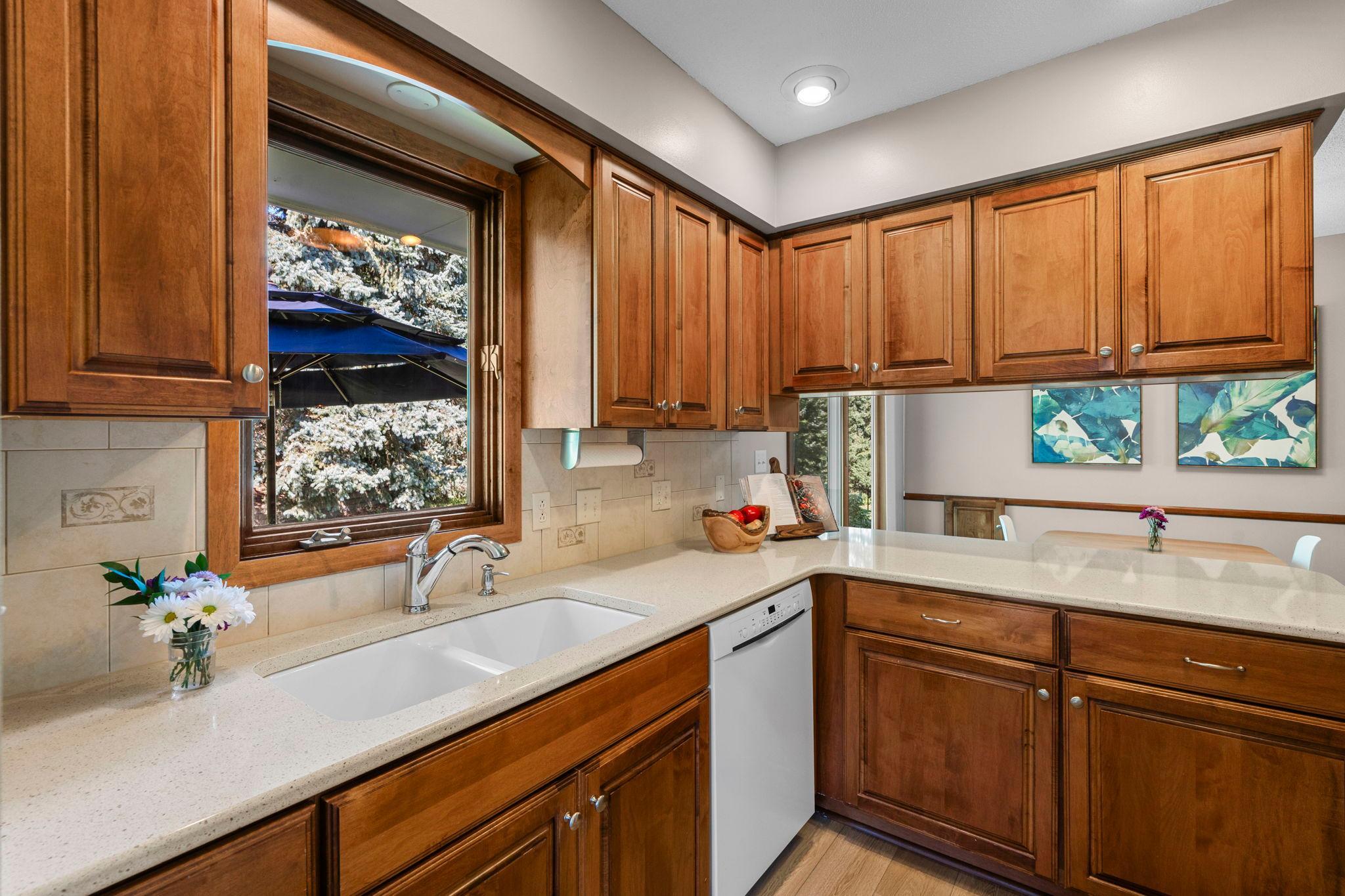 View of Residential at 10024 Johnson Circle, Bloomington MN 55437, Bloomington (11 of 39) - Mike Wilen | Minnesota Team Real Estate