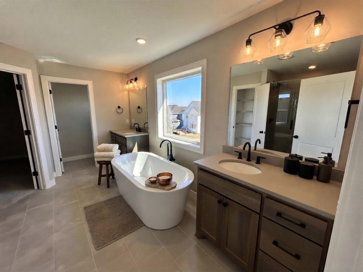View of Residential at 4097 Arbor Drive, Woodbury MN 55129, Woodbury (23 of 47) - Mike Wilen | Minnesota Team Real Estate
