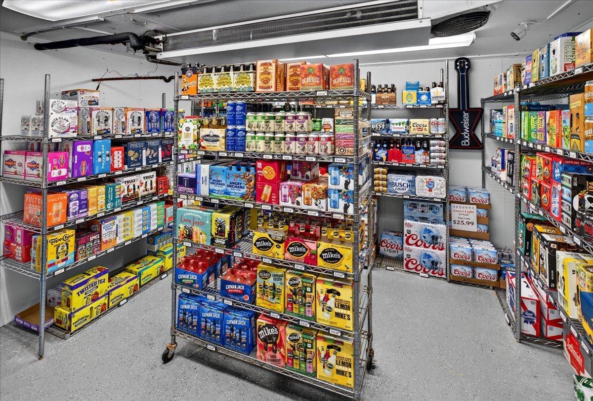View of Commercial Sale at 2700 Maplewood Drive, Maplewood MN 55109, Maplewood (46 of 48) - Mike Wilen | Minnesota Team Real Estate