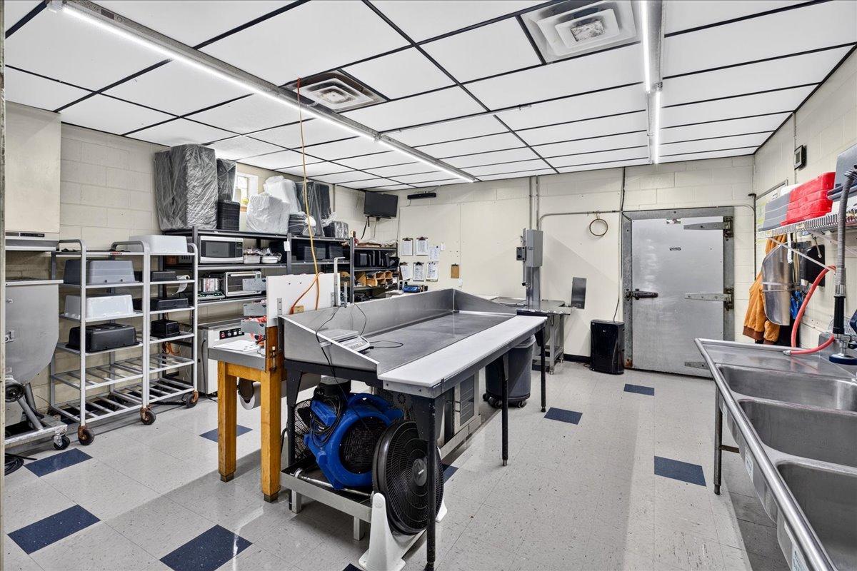 View of Commercial Sale at 2700 Maplewood Drive, Maplewood MN 55109, Maplewood (32 of 48) - Mike Wilen | Minnesota Team Real Estate