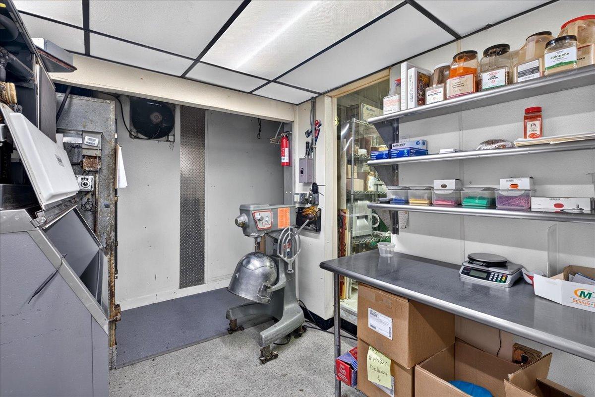 View of Commercial Sale at 2700 Maplewood Drive, Maplewood MN 55109, Maplewood (28 of 48) - Mike Wilen | Minnesota Team Real Estate