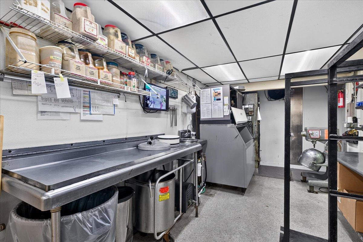 View of Commercial Sale at 2700 Maplewood Drive, Maplewood MN 55109, Maplewood (27 of 48) - Mike Wilen | Minnesota Team Real Estate
