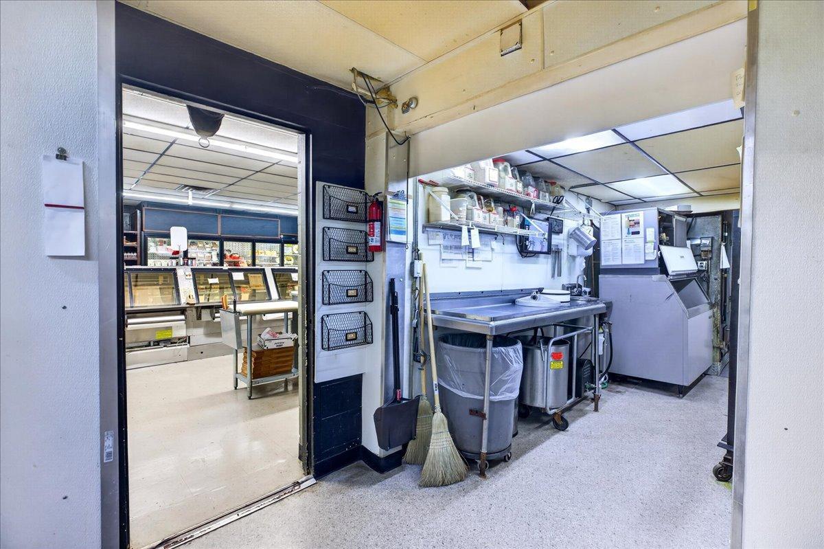 View of Commercial Sale at 2700 Maplewood Drive, Maplewood MN 55109, Maplewood (26 of 48) - Mike Wilen | Minnesota Team Real Estate
