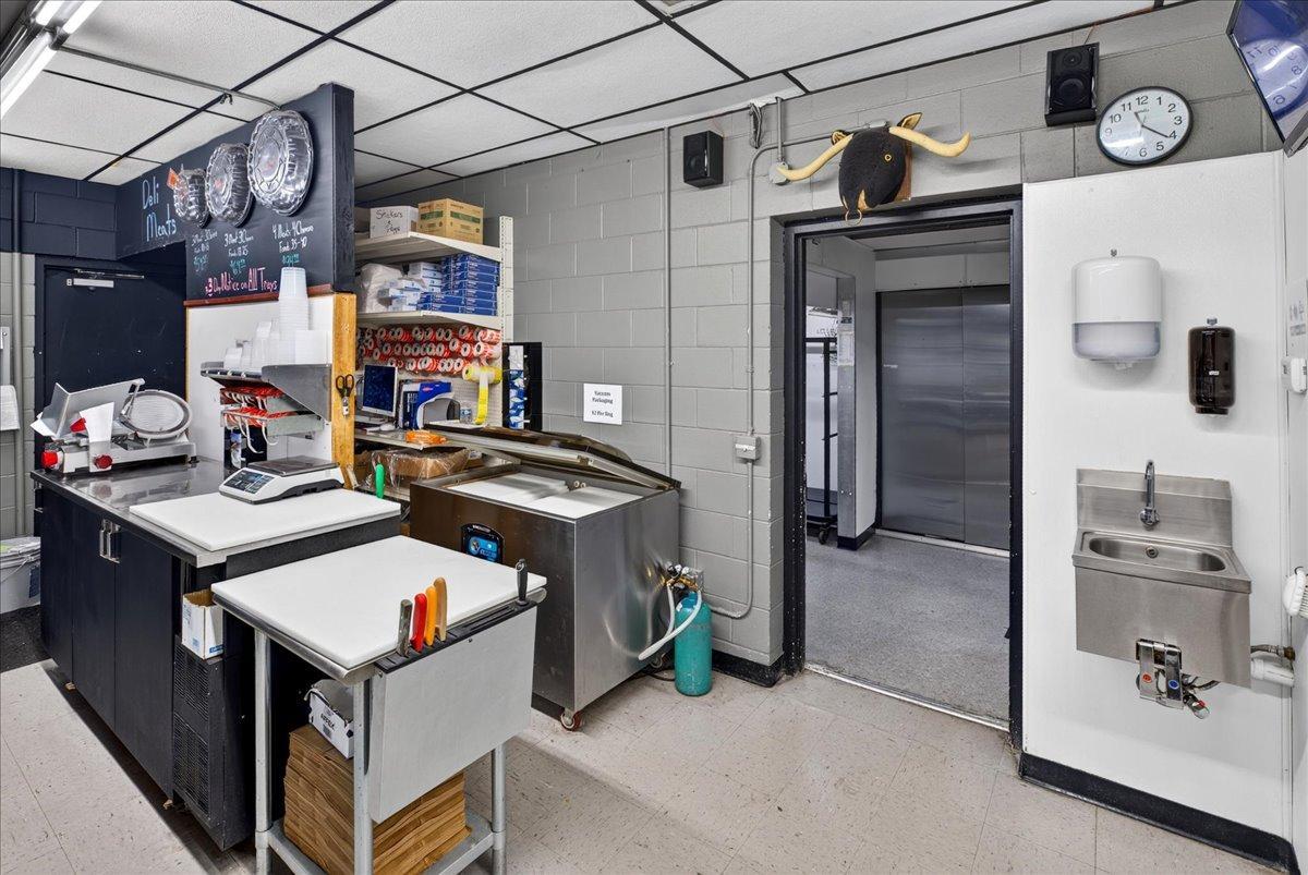 View of Commercial Sale at 2700 Maplewood Drive, Maplewood MN 55109, Maplewood (20 of 48) - Mike Wilen | Minnesota Team Real Estate