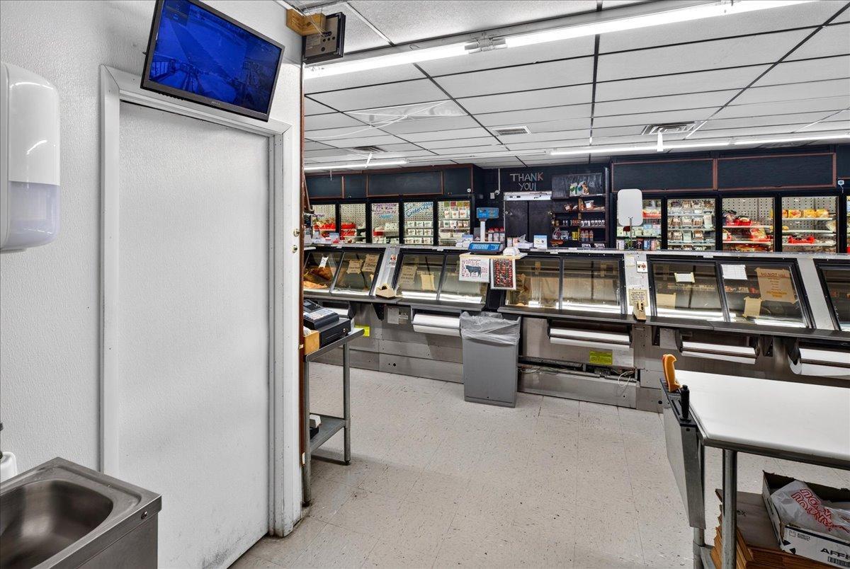 View of Commercial Sale at 2700 Maplewood Drive, Maplewood MN 55109, Maplewood (16 of 48) - Mike Wilen | Minnesota Team Real Estate