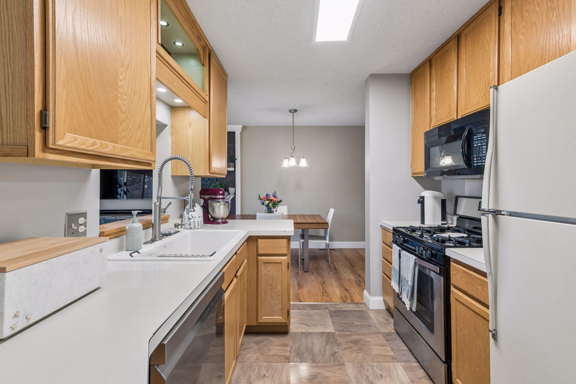 View of Residential at 14371 Estates Avenue, Apple Valley MN 55124, Apple Valley (8 of 21) - Mike Wilen | Minnesota Team Real Estate