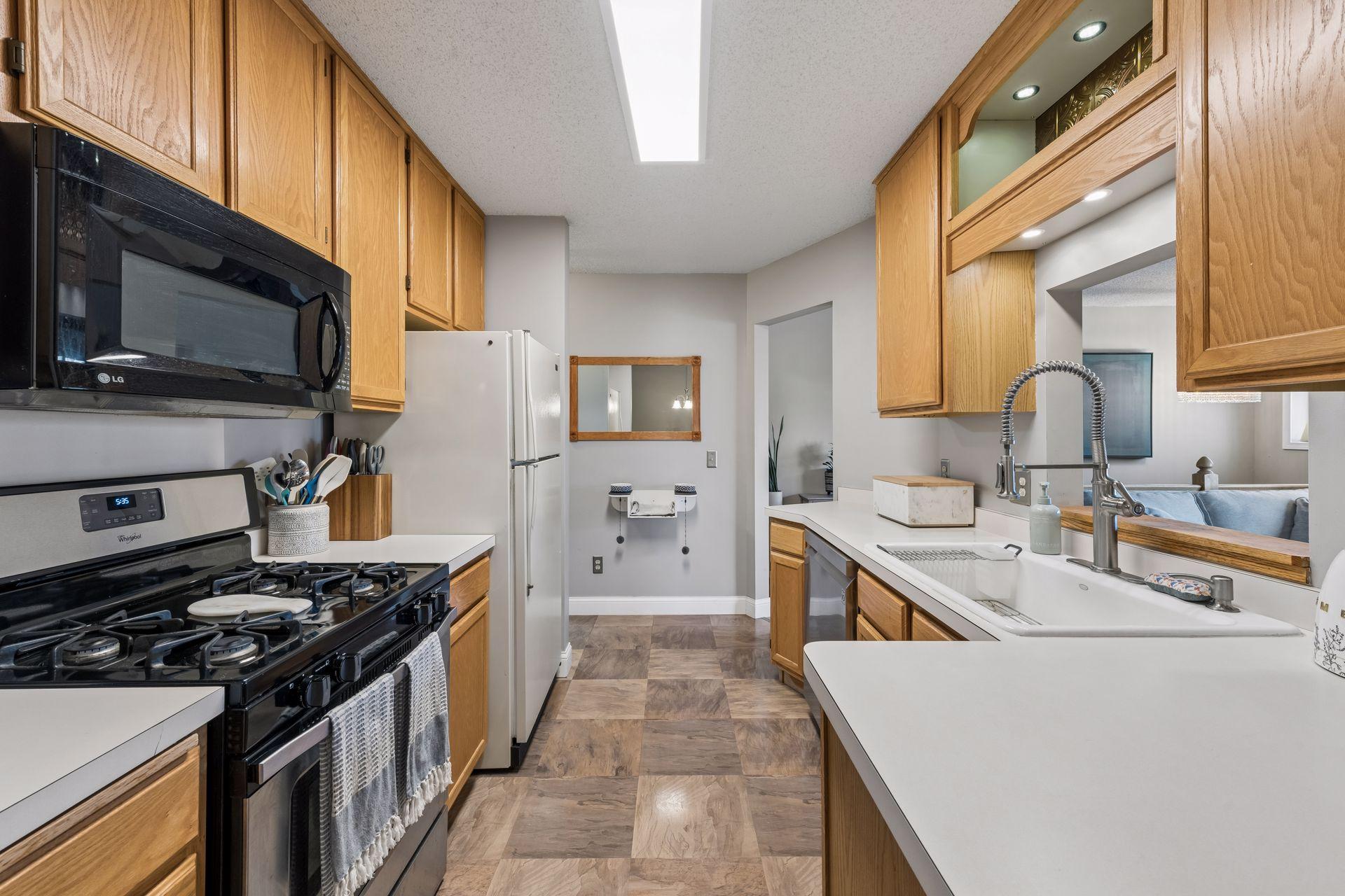 View of Residential at 14371 Estates Avenue, Apple Valley MN 55124, Apple Valley (10 of 21) - Mike Wilen | Minnesota Team Real Estate