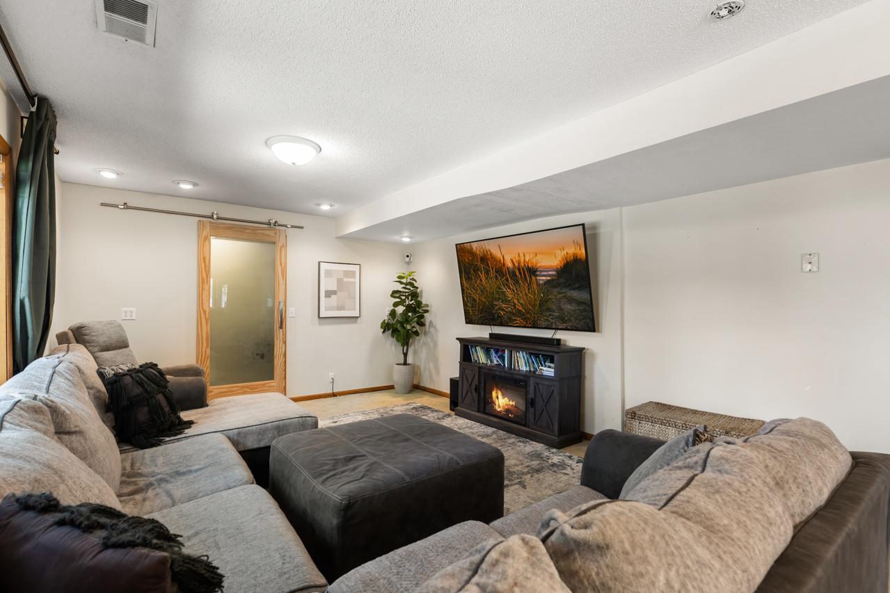 View of Residential at 6300 91st Trail, Brooklyn Park MN 55445, Brooklyn Park (37 of 42) - Mike Wilen | Minnesota Team Real Estate