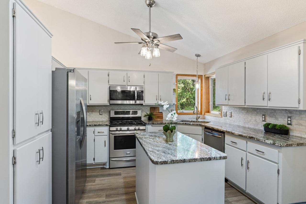 View of Residential at 6300 91st Trail, Brooklyn Park MN 55445, Brooklyn Park (10 of 42) - Mike Wilen | Minnesota Team Real Estate