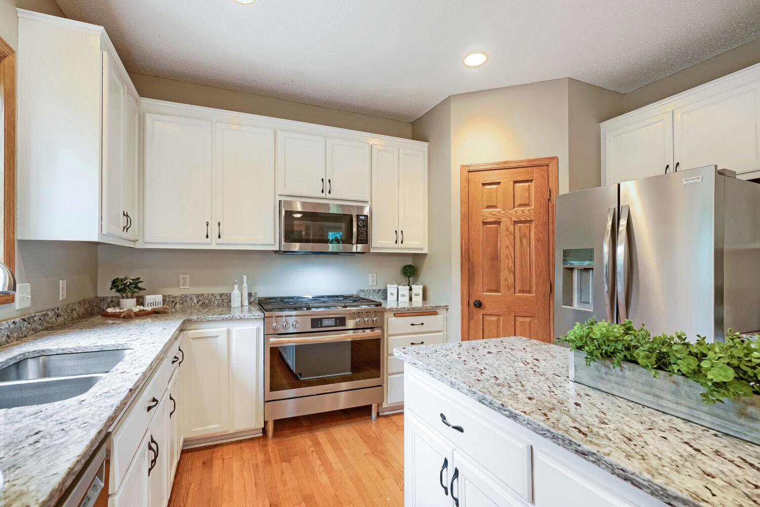 View of Residential at 924 36th Street, Hastings MN 55033, Hastings (5 of 34) - Mike Wilen | Minnesota Team Real Estate