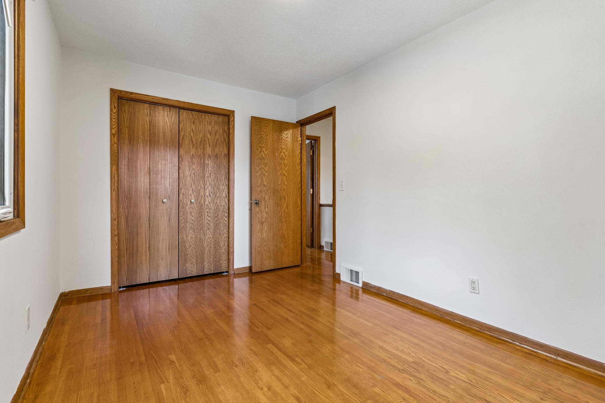 View of Residential Income at 421/423 Nevada Avenue, Saint Paul MN 55101, Saint Paul (16 of 29) - Mike Wilen | Minnesota Team Real Estate
