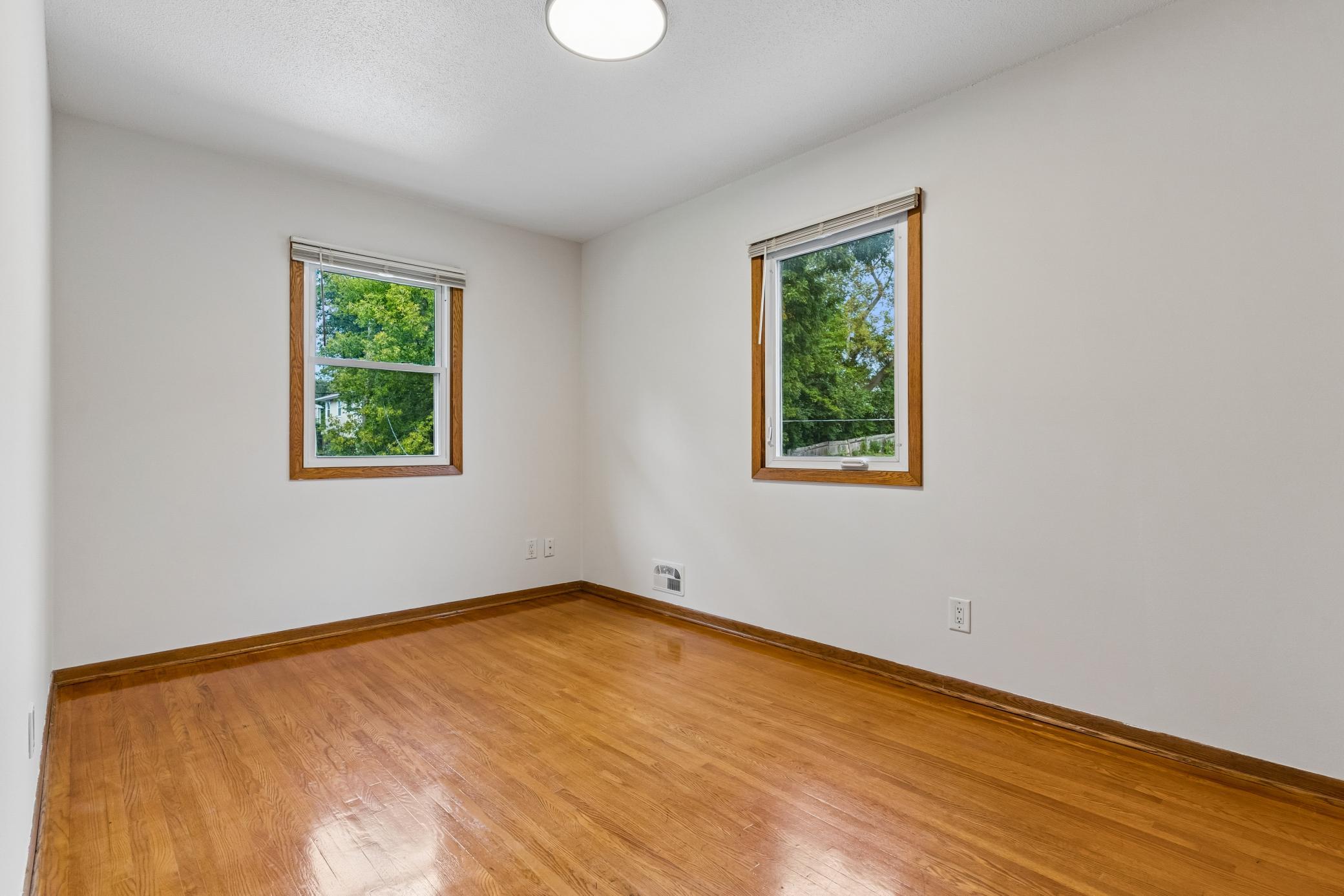 View of Residential Income at 421/423 Nevada Avenue, Saint Paul MN 55101, Saint Paul (15 of 29) - Mike Wilen | Minnesota Team Real Estate
