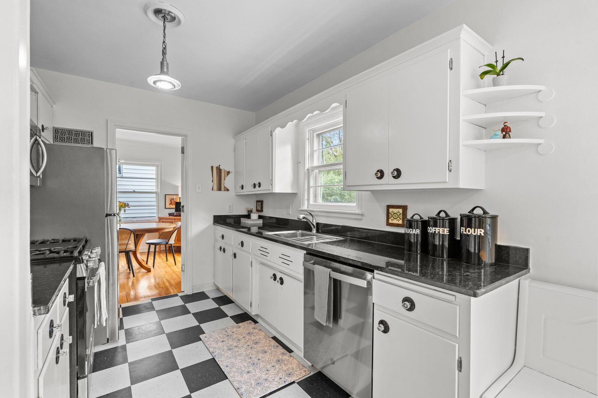 View of Residential at 812 Nebraska Avenue, Saint Paul MN 55106, Saint Paul (10 of 49) - Mike Wilen | Minnesota Team Real Estate
