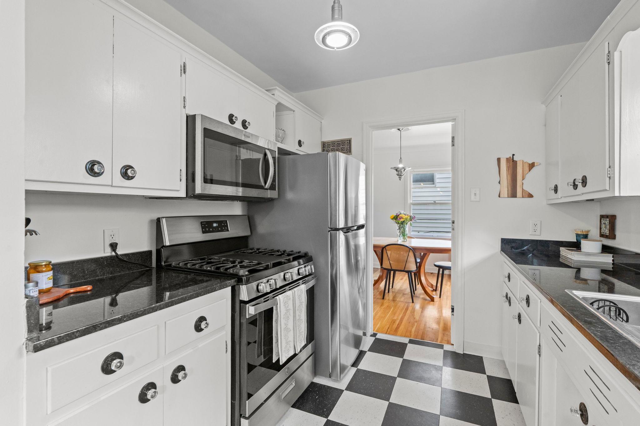 View of Residential at 812 Nebraska Avenue, Saint Paul MN 55106, Saint Paul (12 of 49) - Mike Wilen | Minnesota Team Real Estate