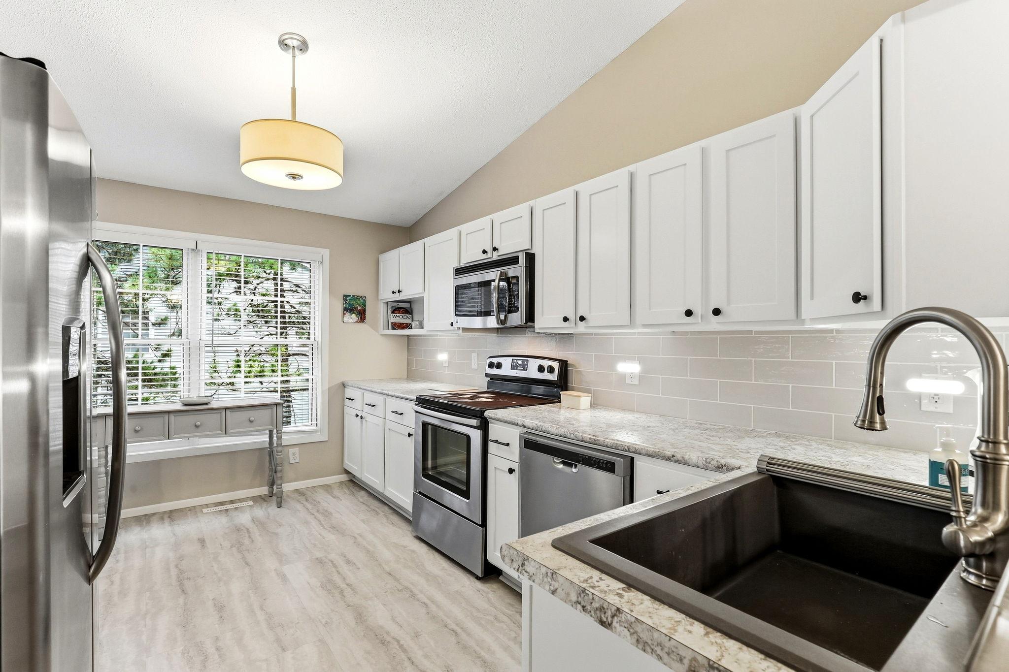 View of Residential at 10966 Quebec Avenue, Bloomington MN 55438, Bloomington (17 of 33) - Mike Wilen | Minnesota Team Real Estate