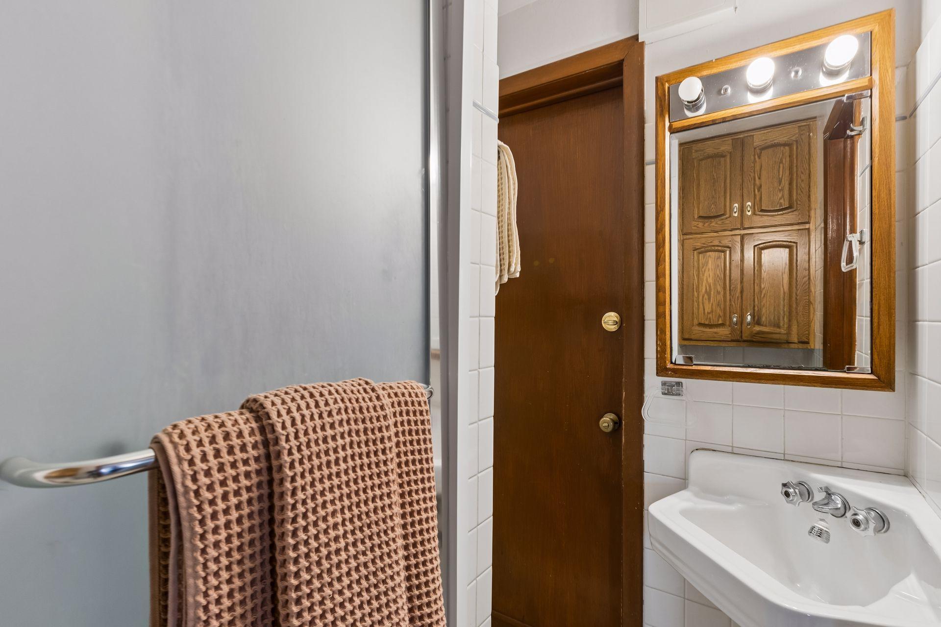 View of Residential Income at 409 6th Street, Minneapolis MN 55414, Minneapolis (28 of 59) - Mike Wilen | Minnesota Team Real Estate