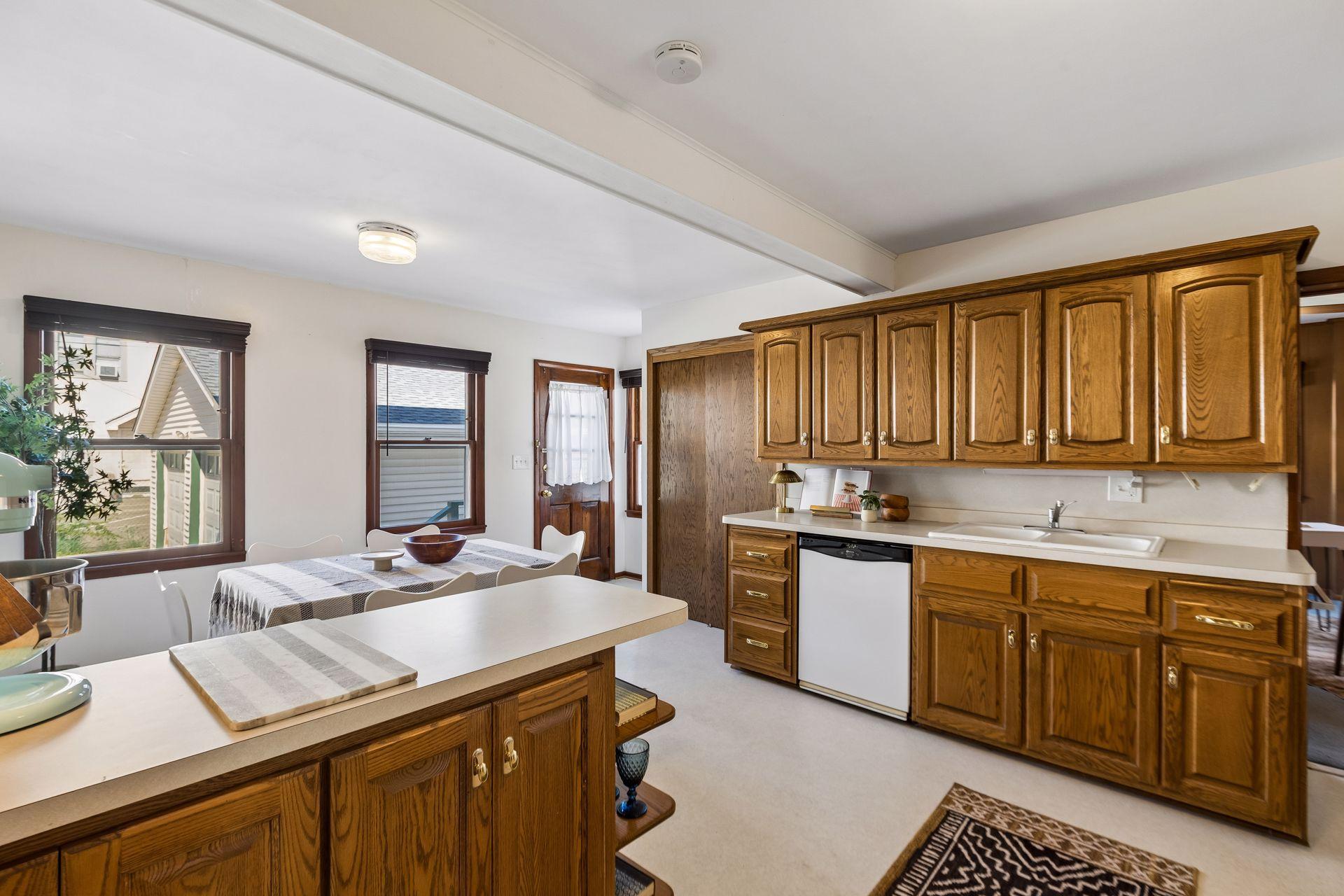 View of Residential Income at 409 6th Street, Minneapolis MN 55414, Minneapolis (19 of 59) - Mike Wilen | Minnesota Team Real Estate
