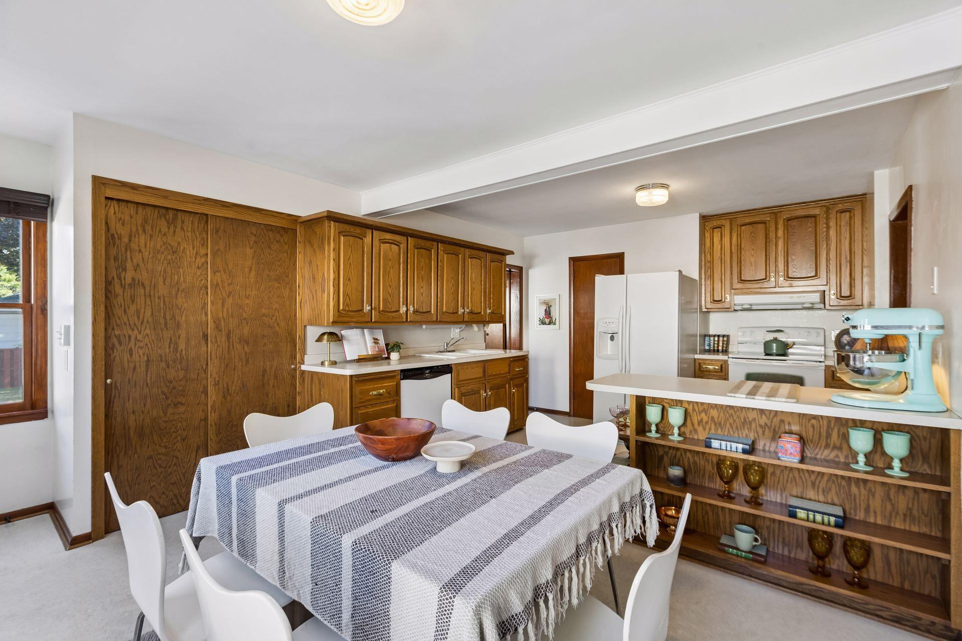 View of Residential Income at 409 6th Street, Minneapolis MN 55414, Minneapolis (14 of 59) - Mike Wilen | Minnesota Team Real Estate