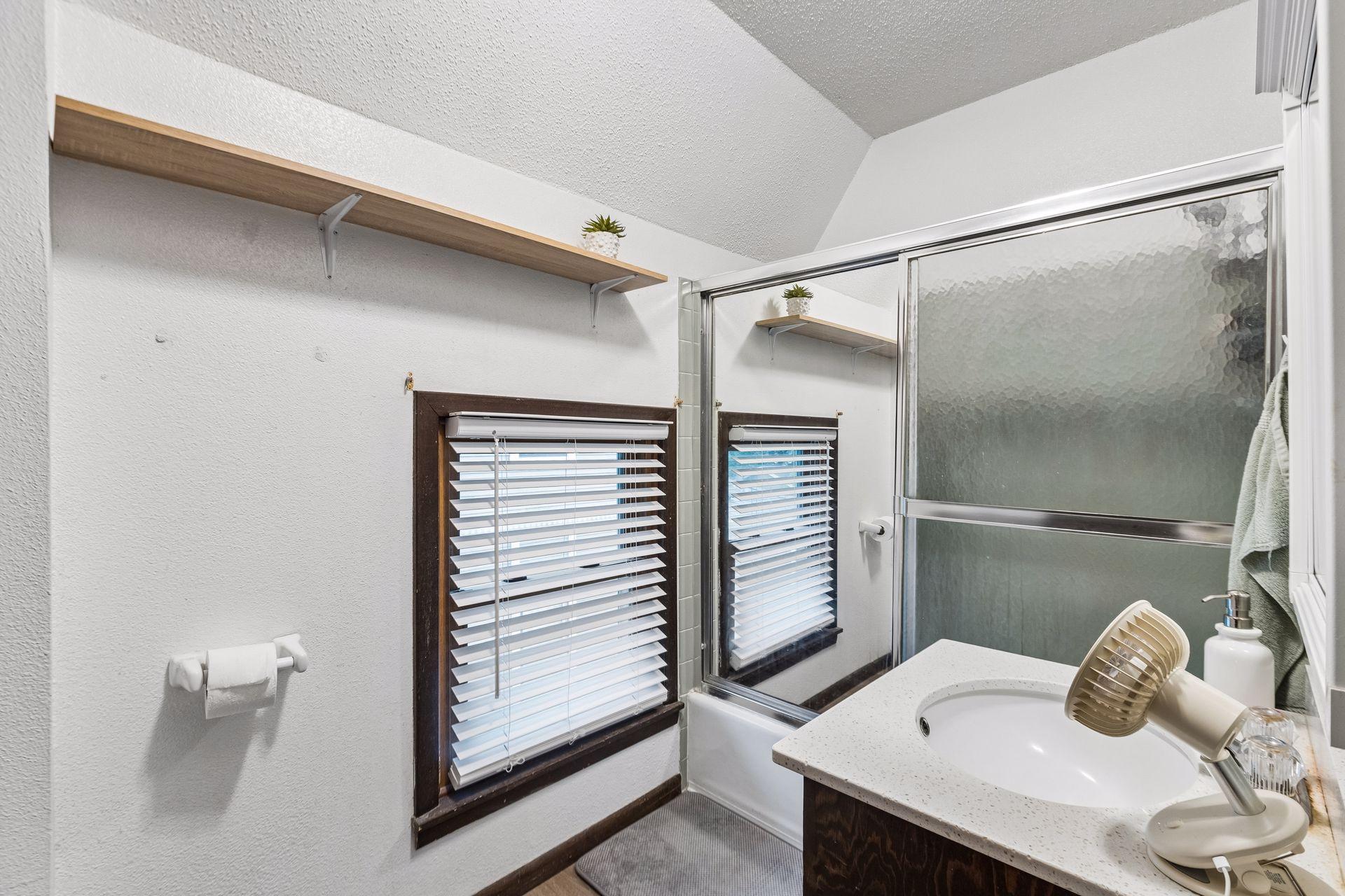 View of Residential Income at 409 6th Street, Minneapolis MN 55414, Minneapolis (45 of 59) - Mike Wilen | Minnesota Team Real Estate
