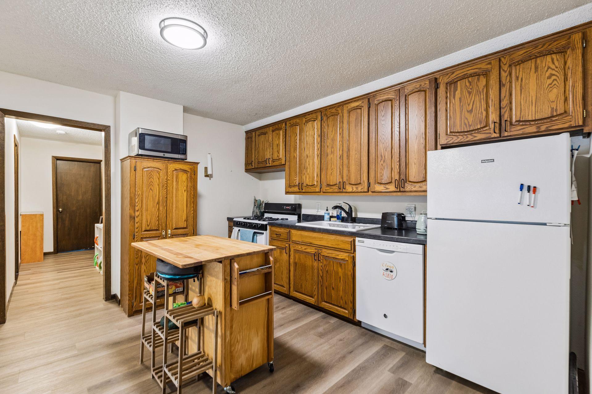 View of Residential Income at 409 6th Street, Minneapolis MN 55414, Minneapolis (36 of 59) - Mike Wilen | Minnesota Team Real Estate