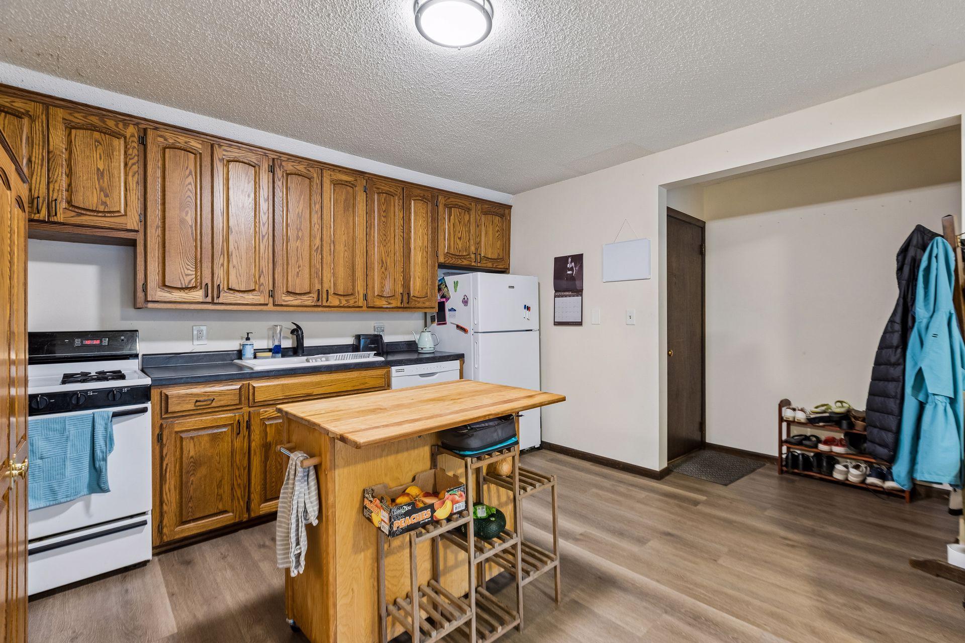 View of Residential Income at 409 6th Street, Minneapolis MN 55414, Minneapolis (35 of 59) - Mike Wilen | Minnesota Team Real Estate